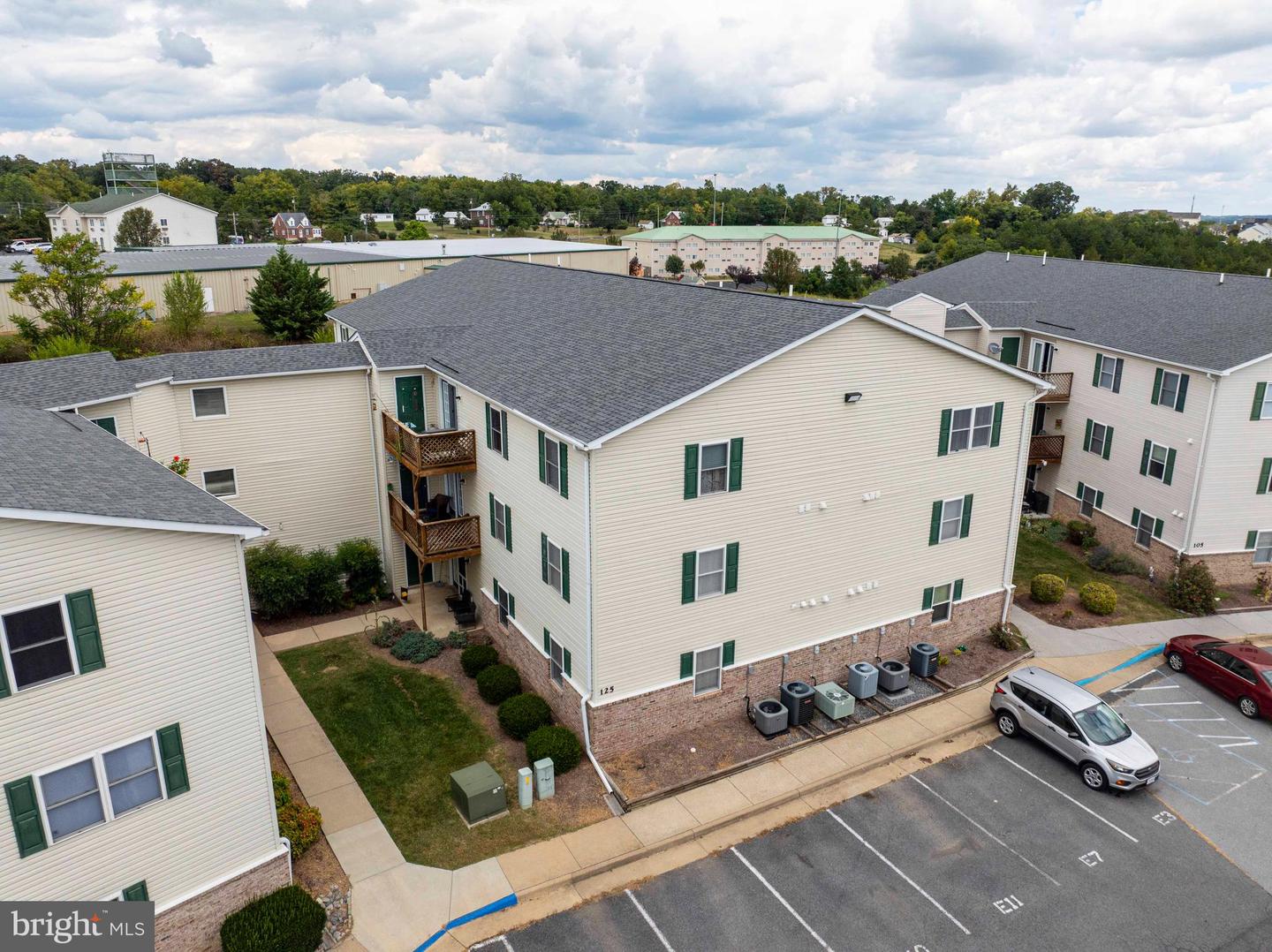 125 Hailey Lane, Strasburg