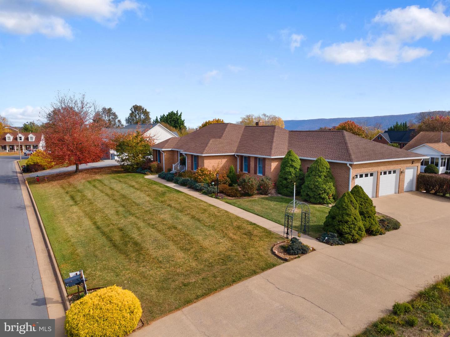 418 Epard Lane, Woodstock
