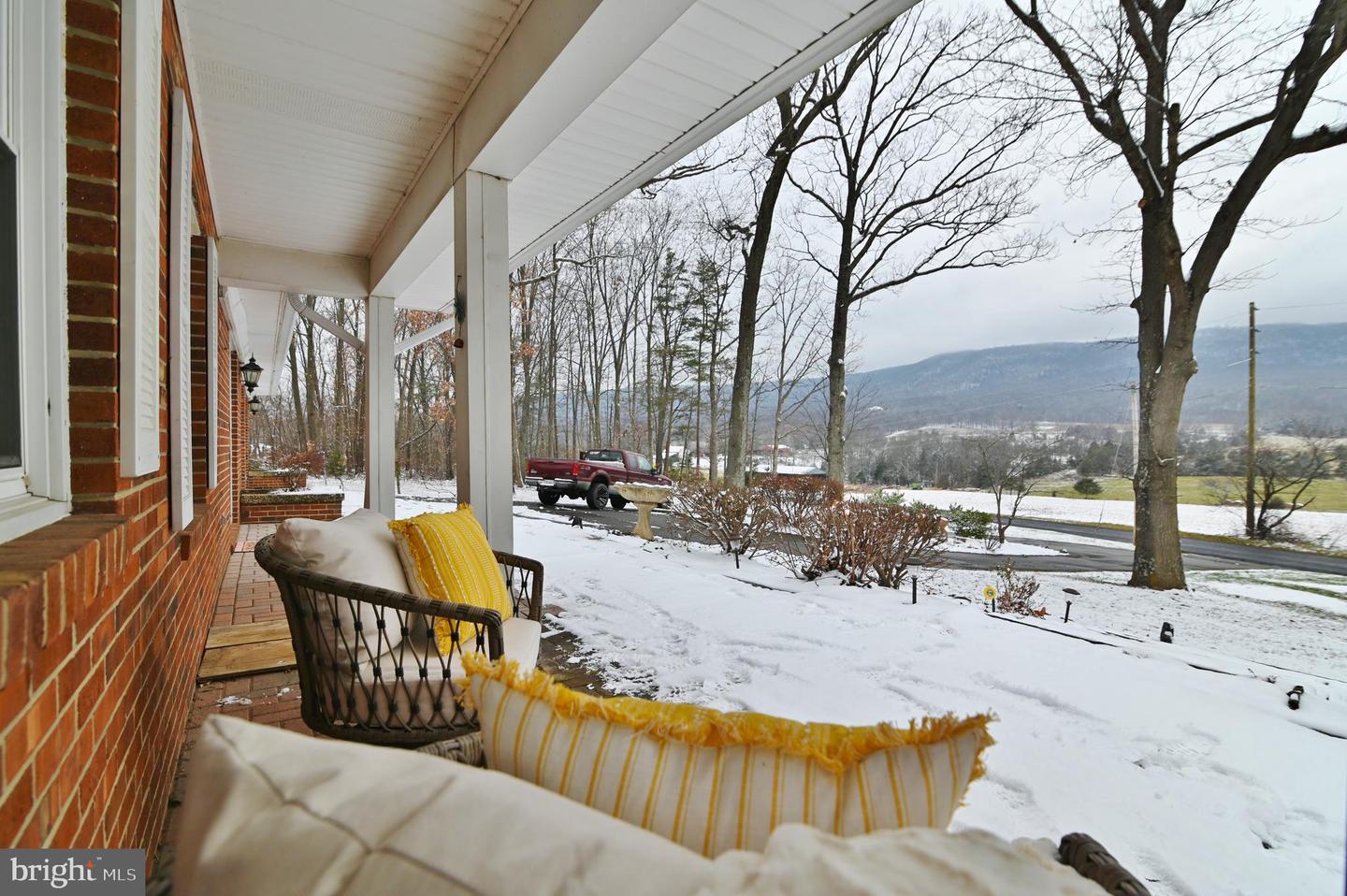 2148 Alonzaville Road, Woodstock