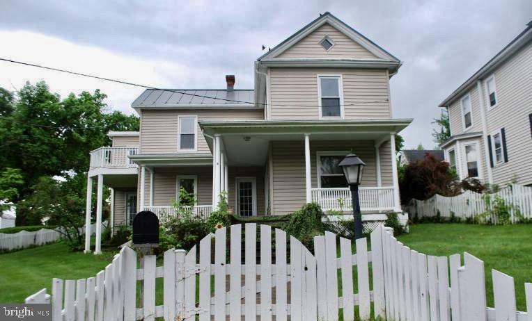 521 S Main Street, Woodstock