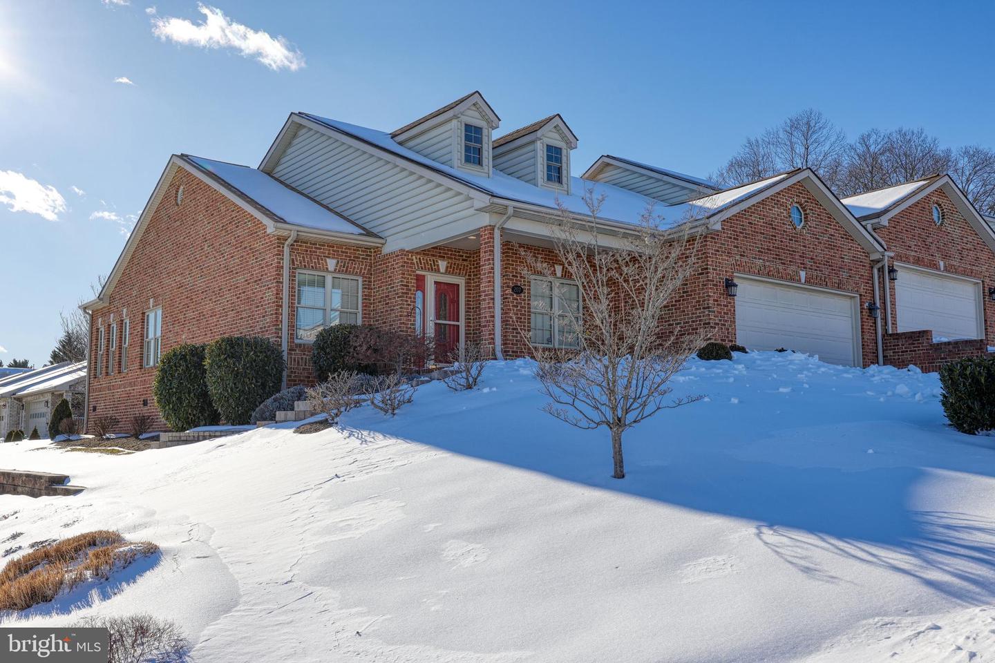 207 Donna Drive, Woodstock