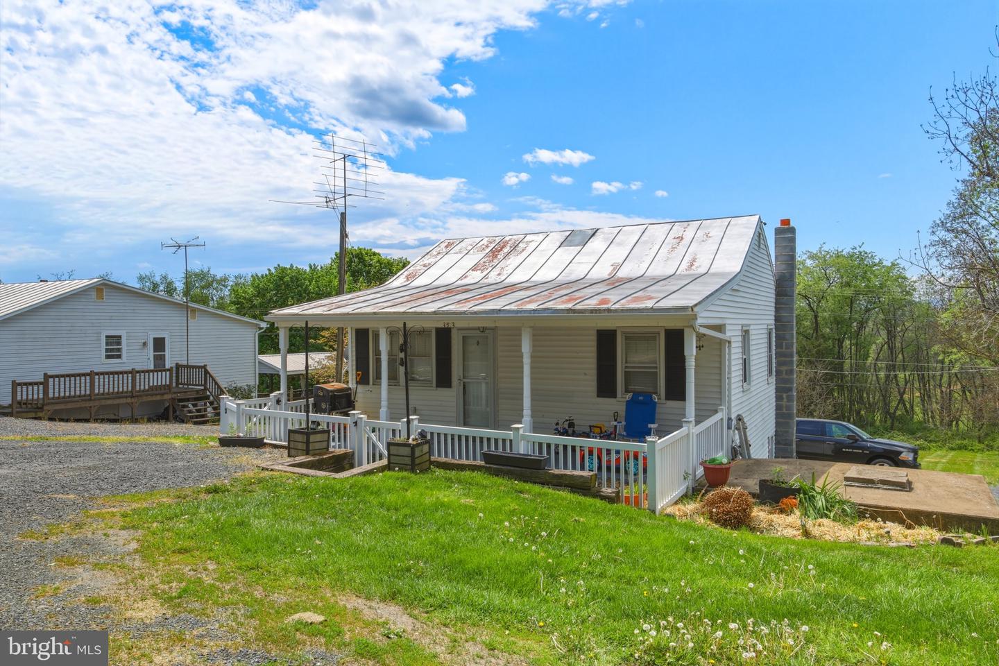 353 Turkey Knob Road