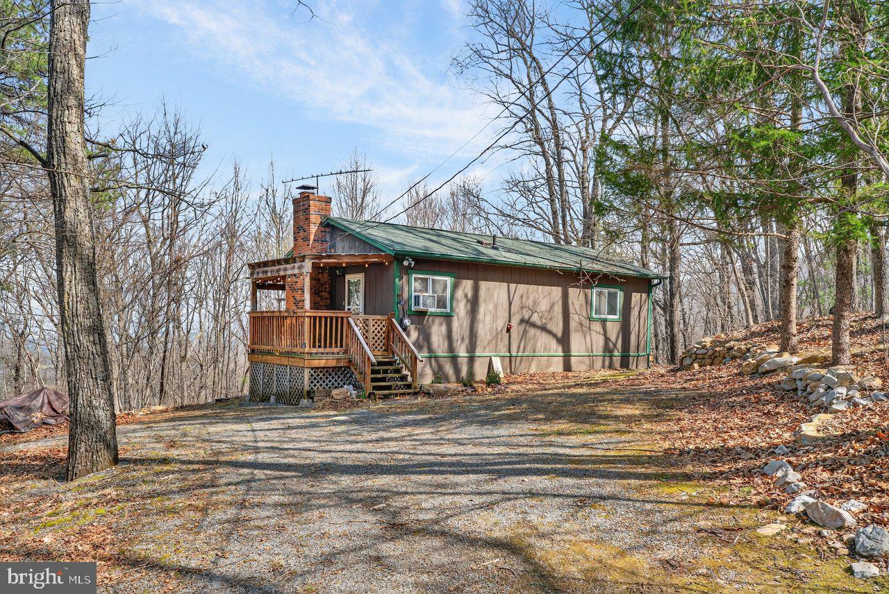 137 Sandstone Lane