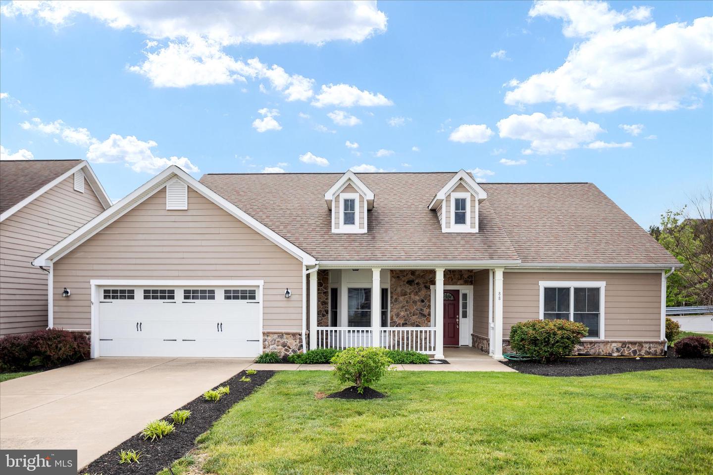 88 Signal Knob Cottage Drive, Strasburg