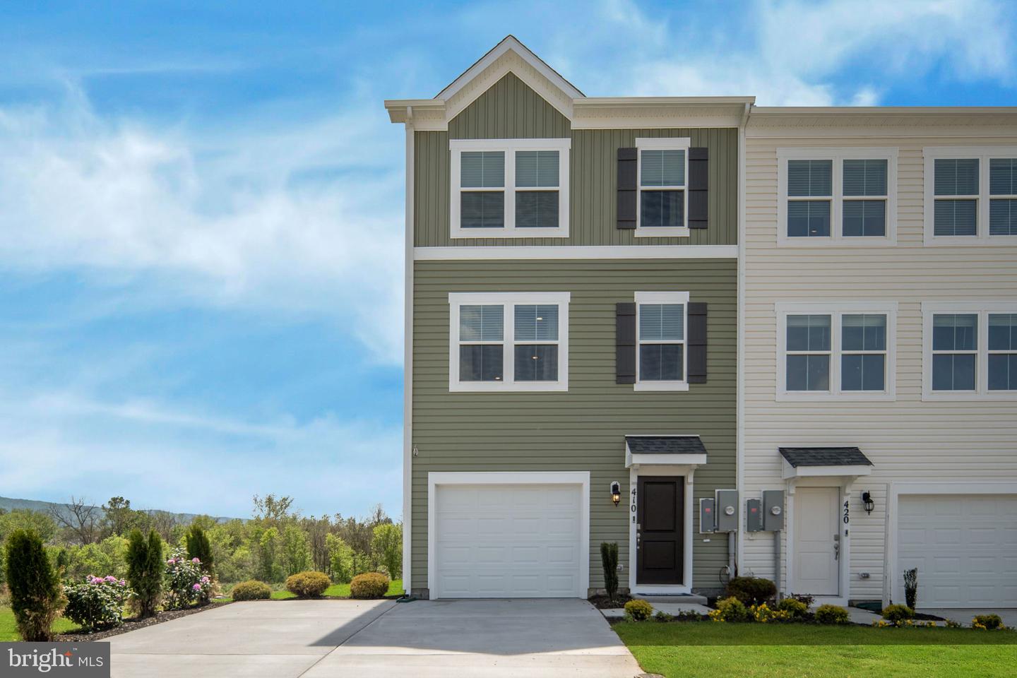 480 Sophie Street, Strasburg