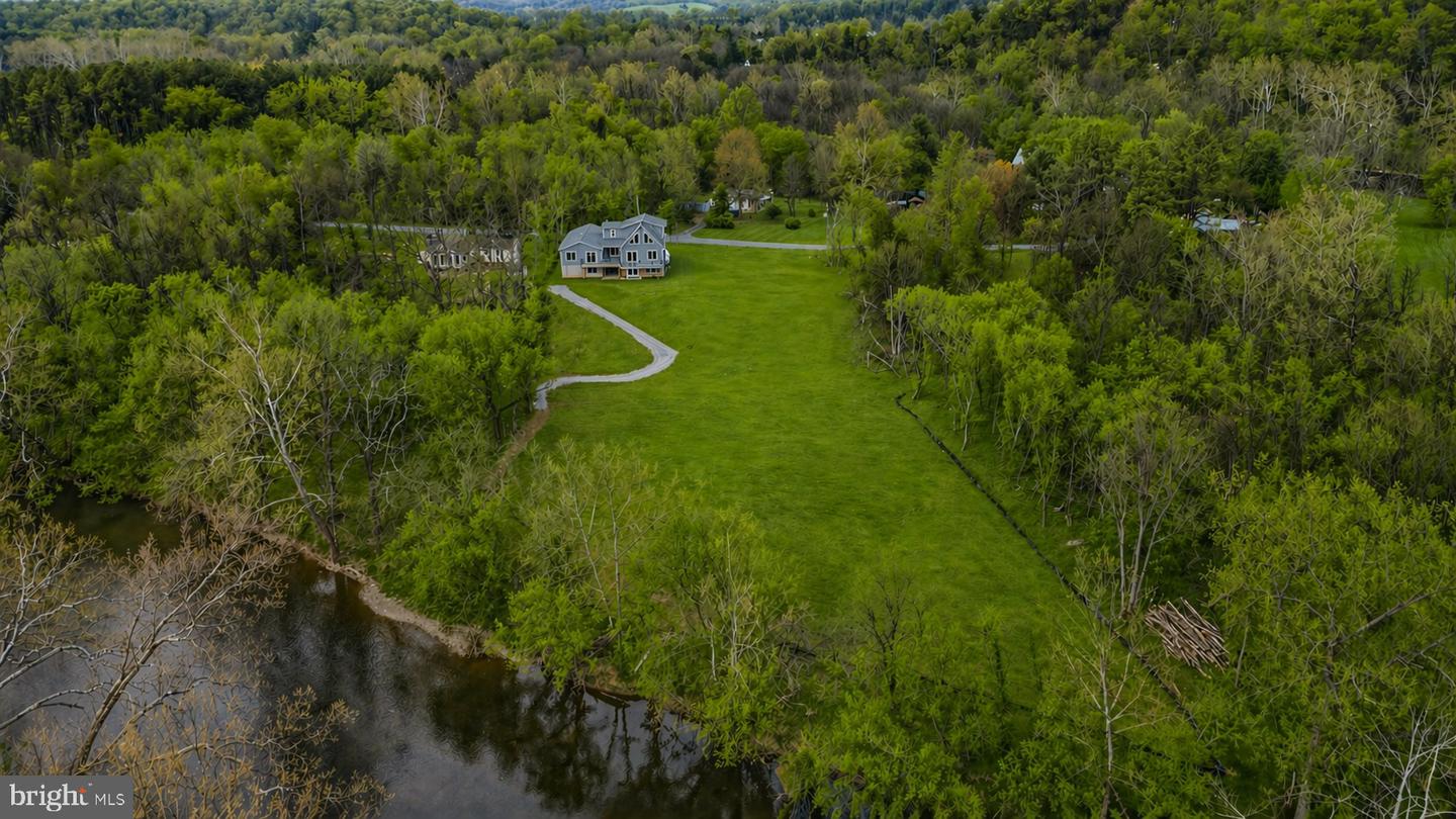 628 Black Bear Road, Maurertown
