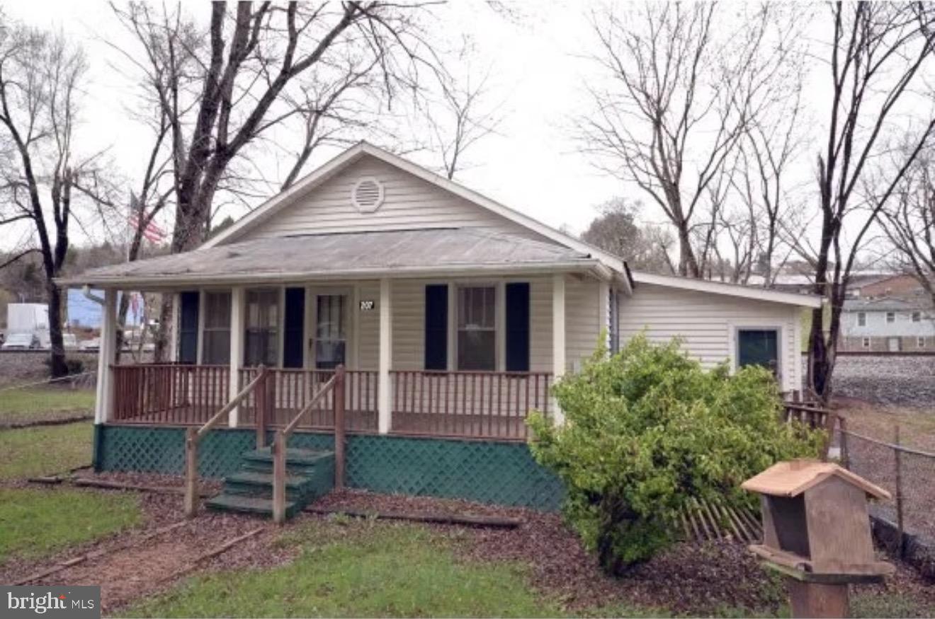 207 Magnolia Avenue