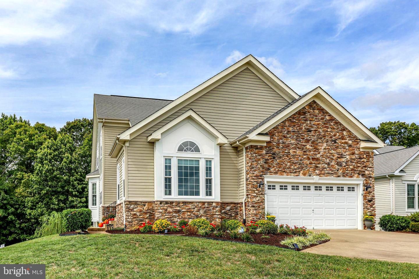 5726 W Kesslers Crossing, Fredericksburg