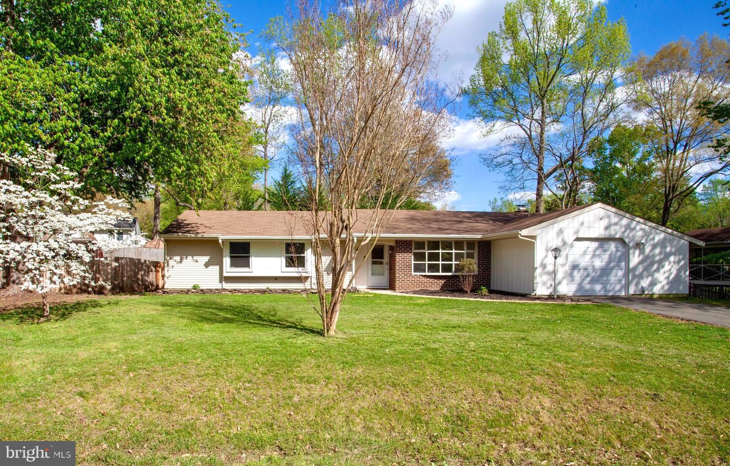 2 Short Circle, Fredericksburg
