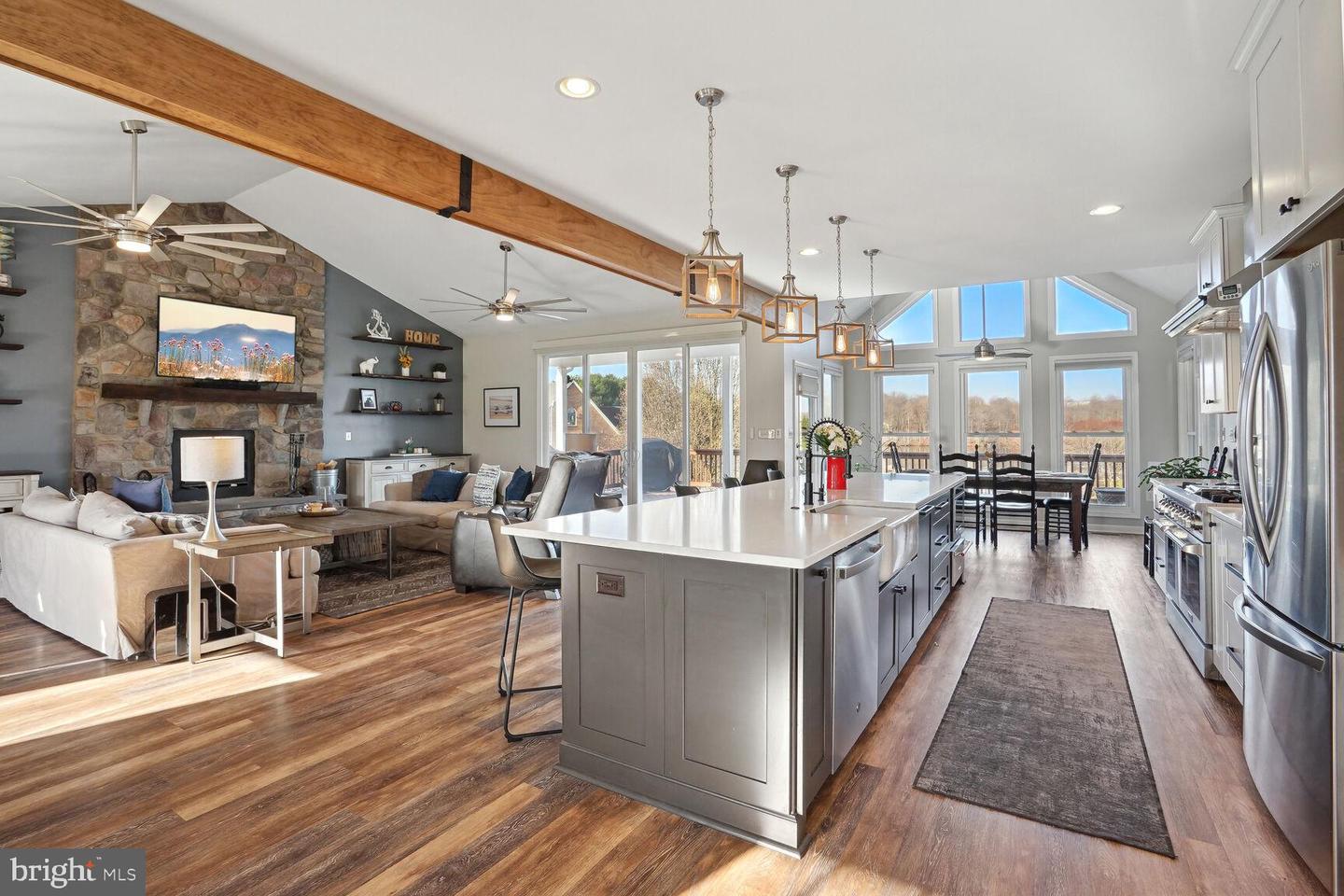 6800 Lake Pointe Drive, Mineral