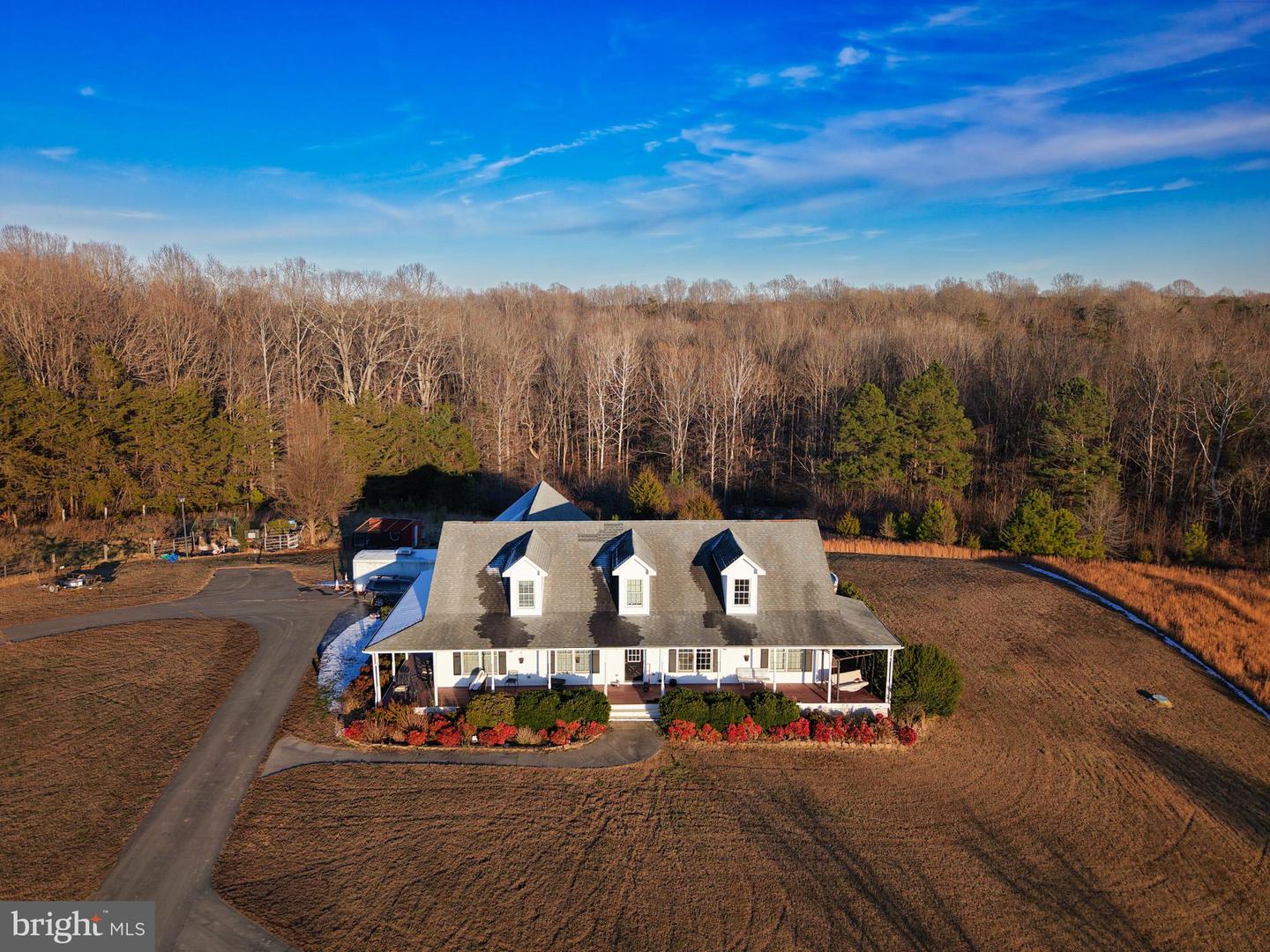 6330 Little Acres Lane, Woodford
