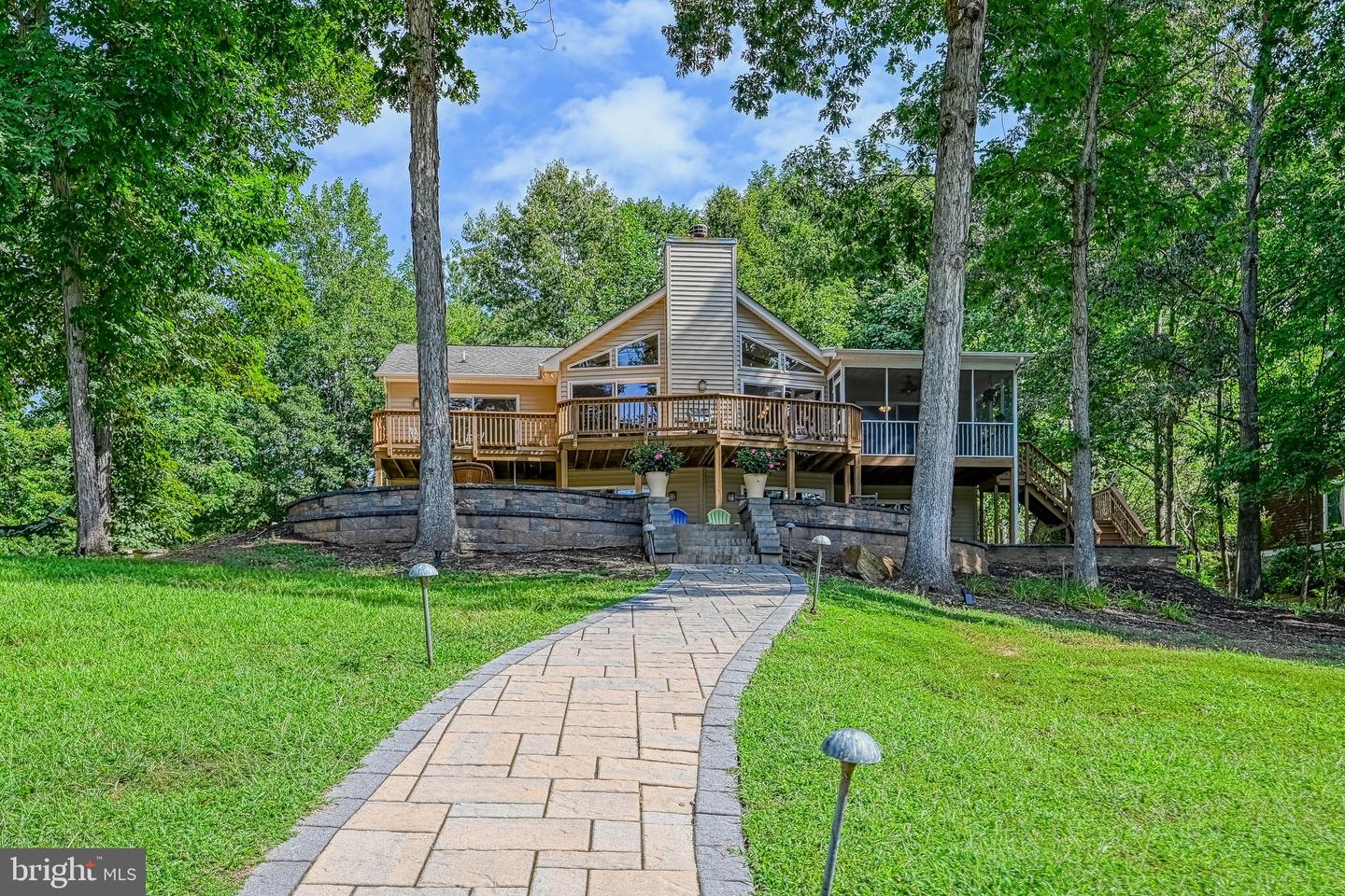 5500 Dogwood Tree Lane, Mineral