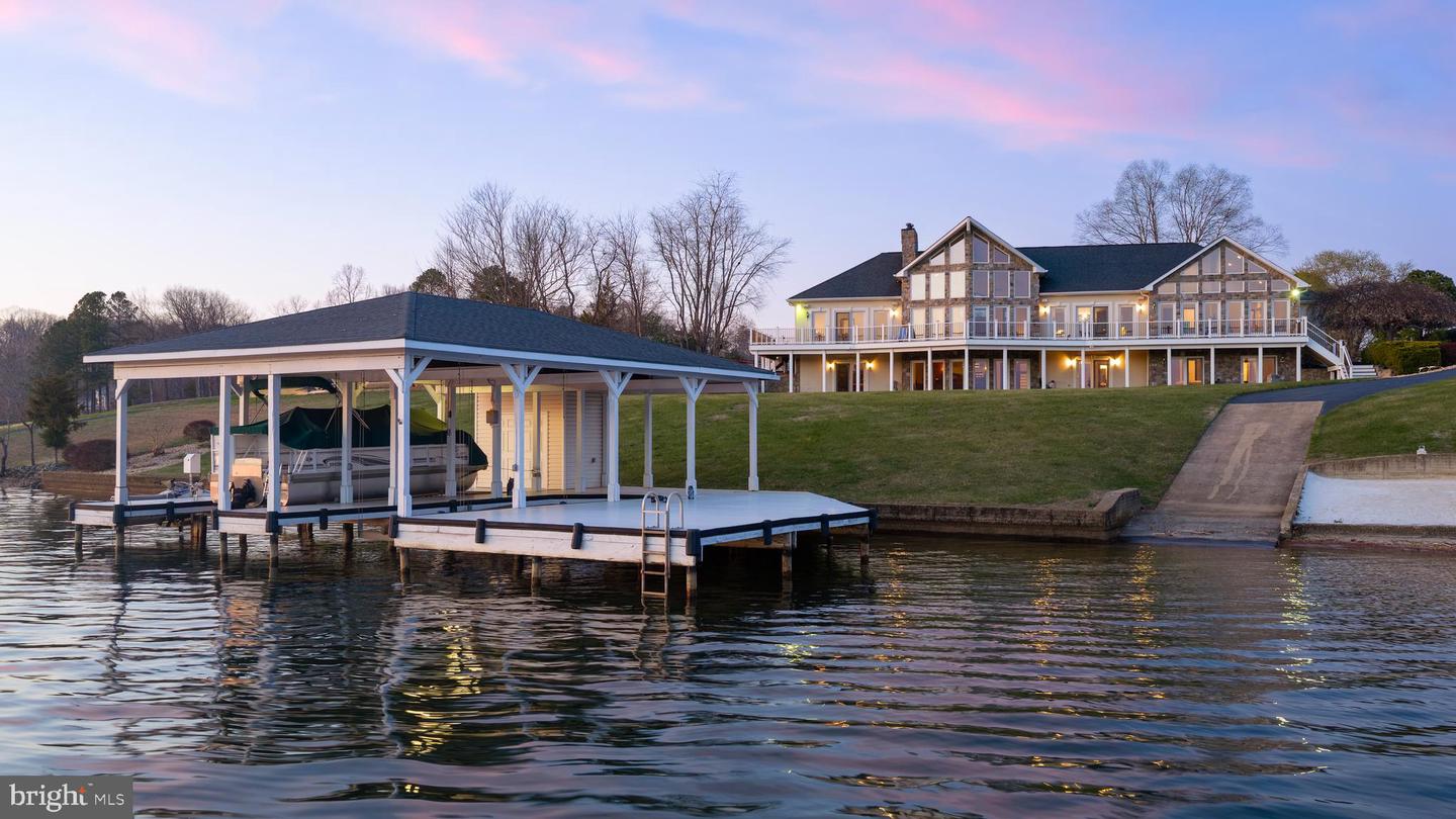 6109 Lake Front Way