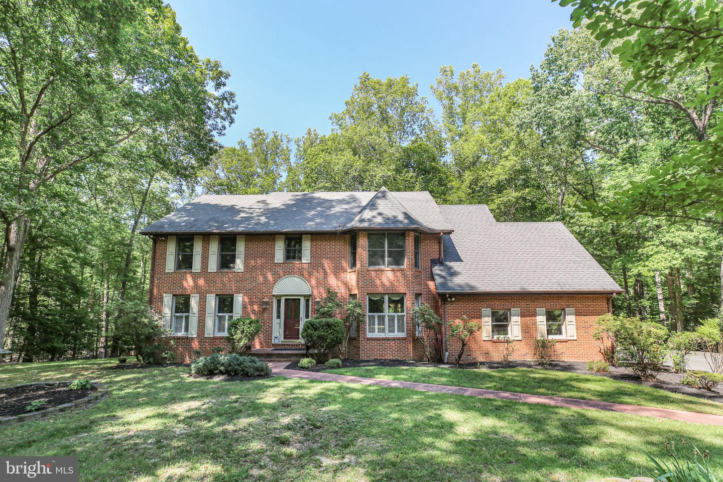 11 River Oak Pl