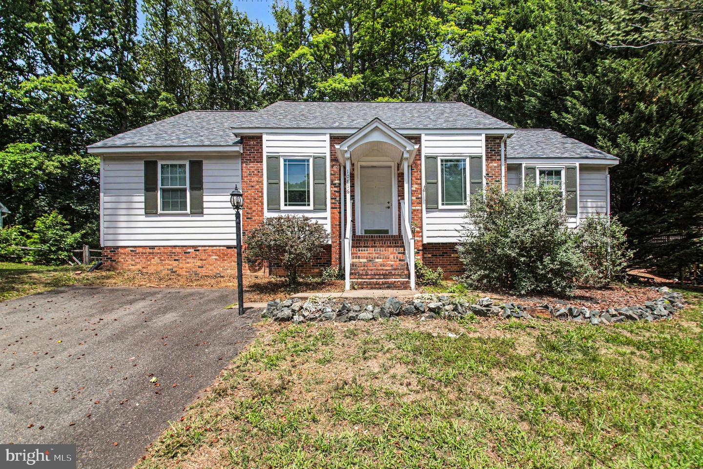 10816 Crestwood Drive