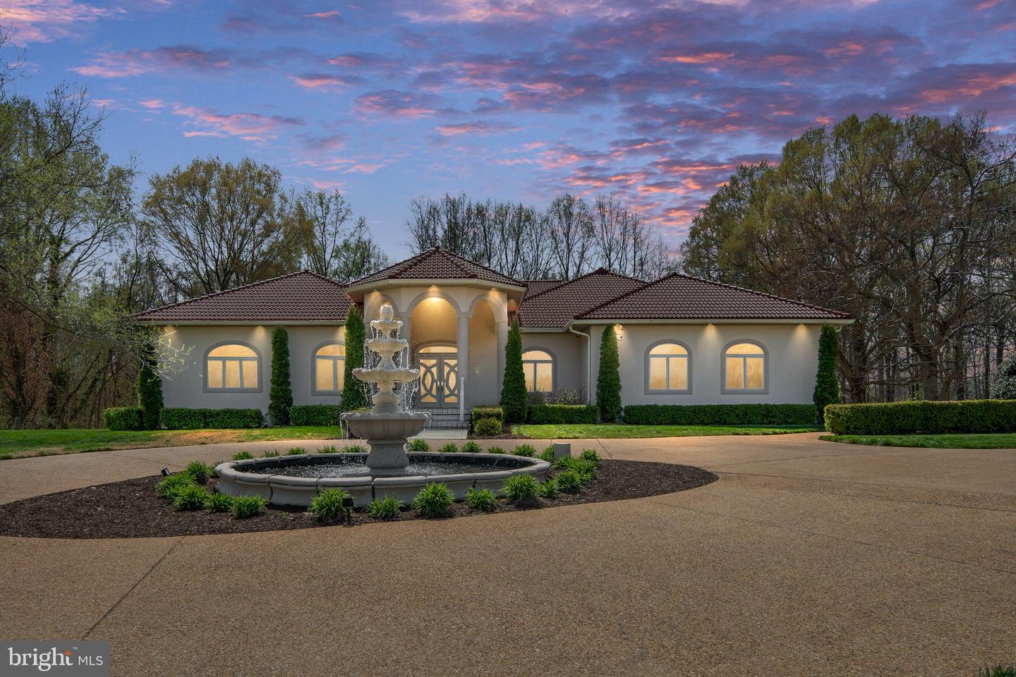 11227 N Club Drive