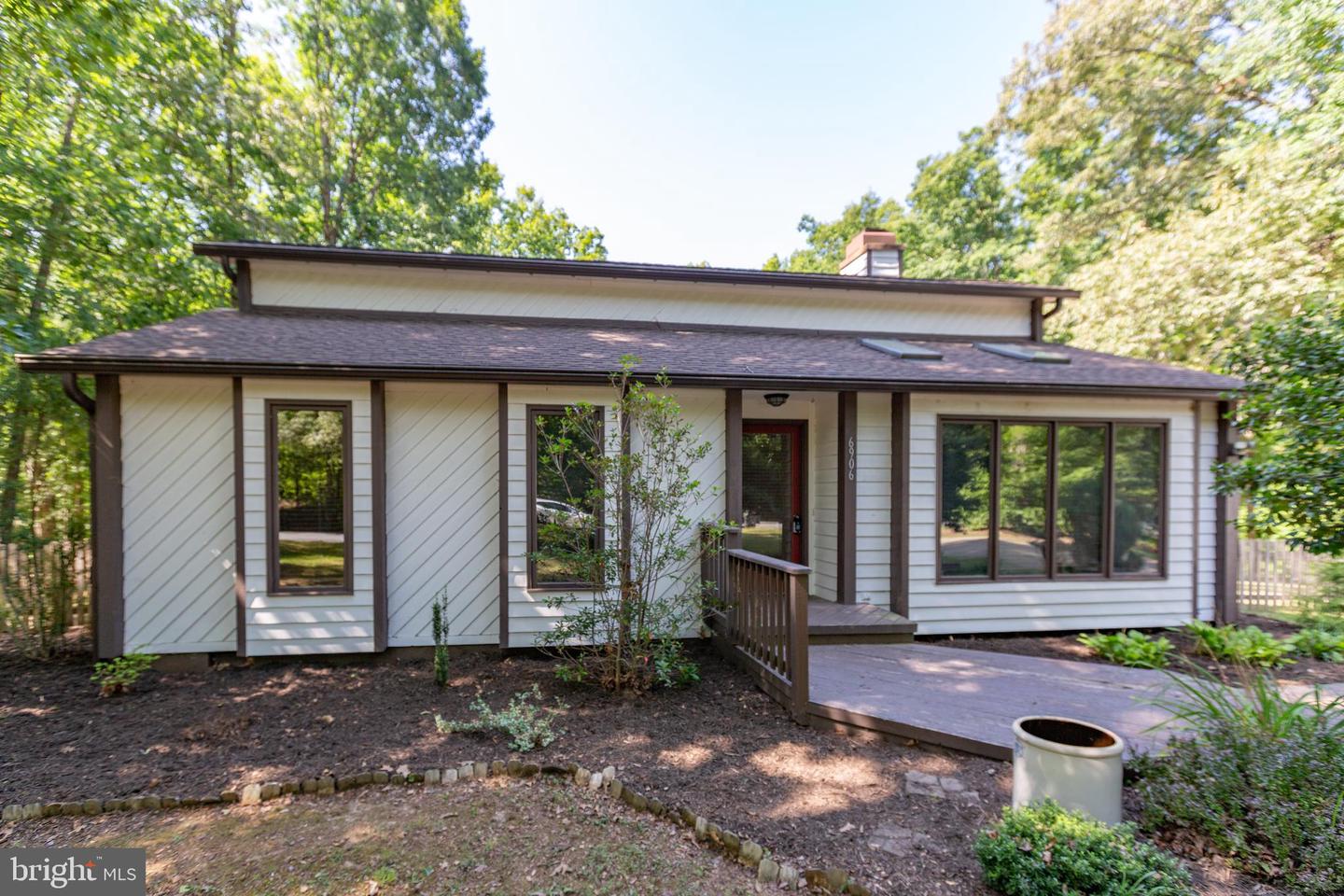 6906 Aspen Lane