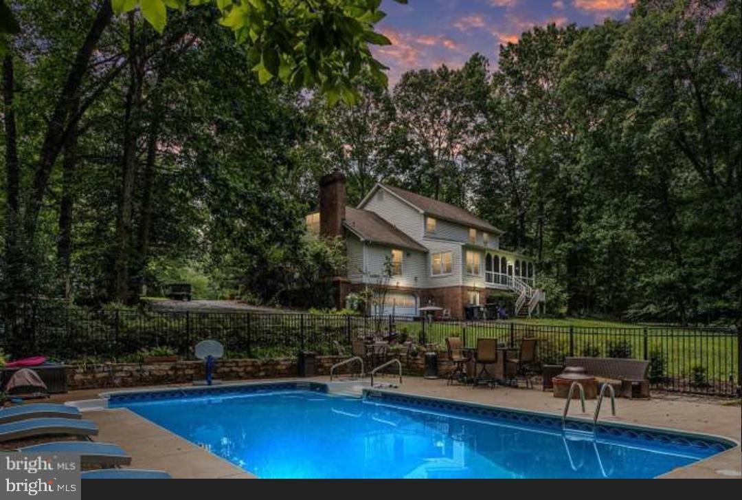 7907 Commodore Court