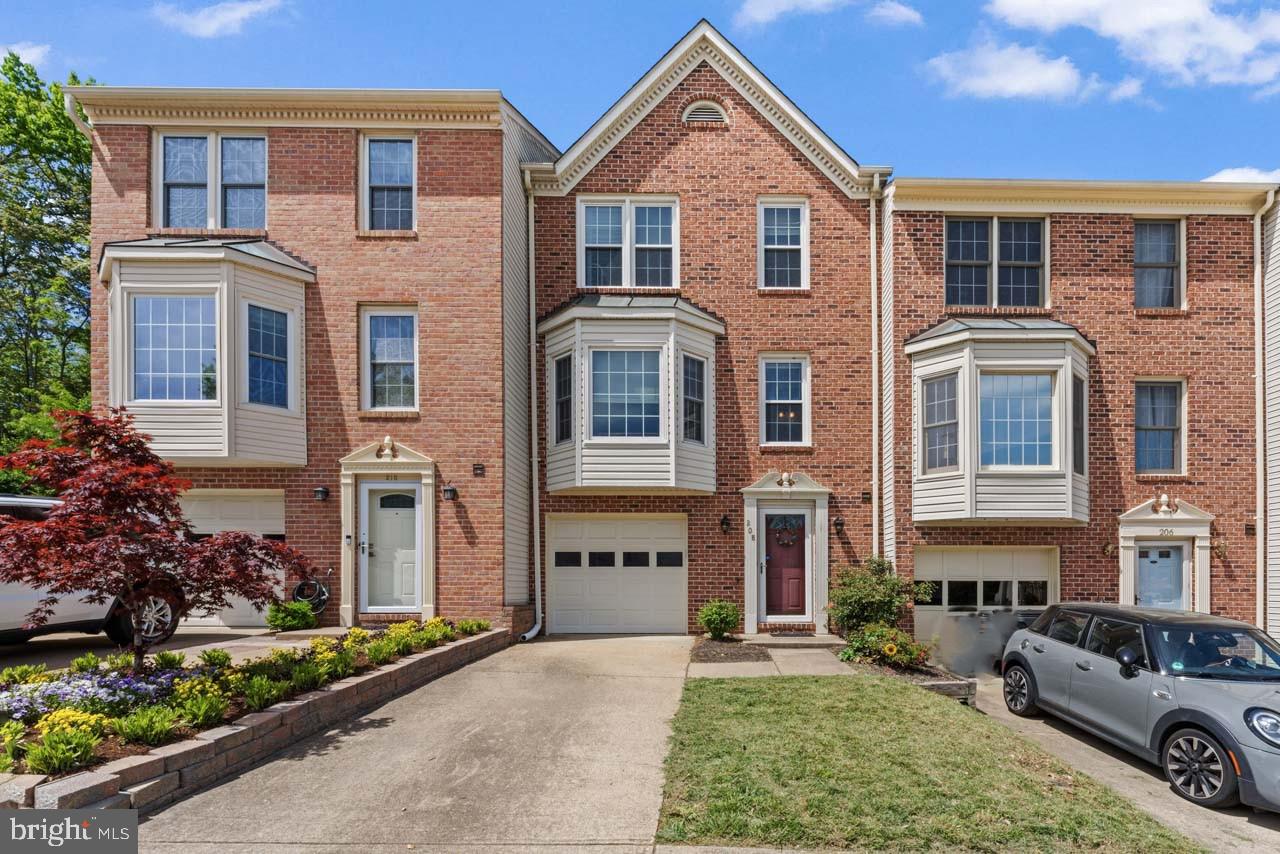 208 Fair Oaks Avenue, Stafford