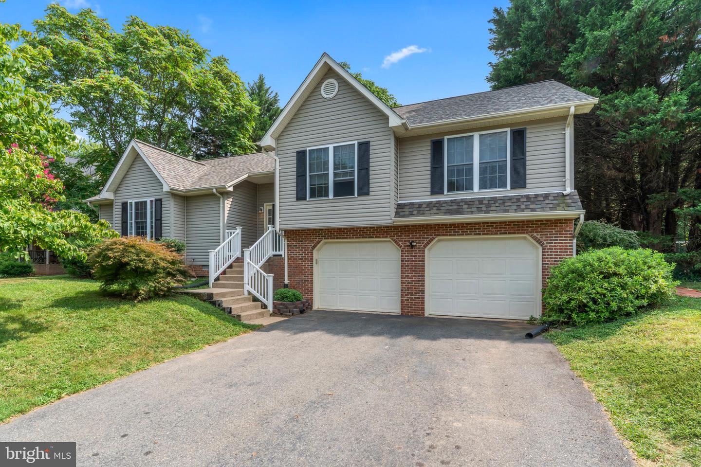 8 Falling Water Court, Fredericksburg