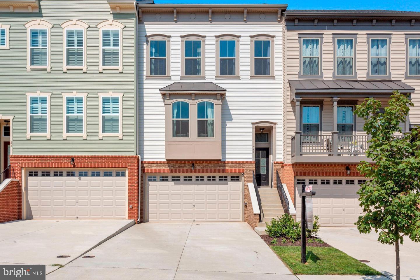 944 Basswood Dr