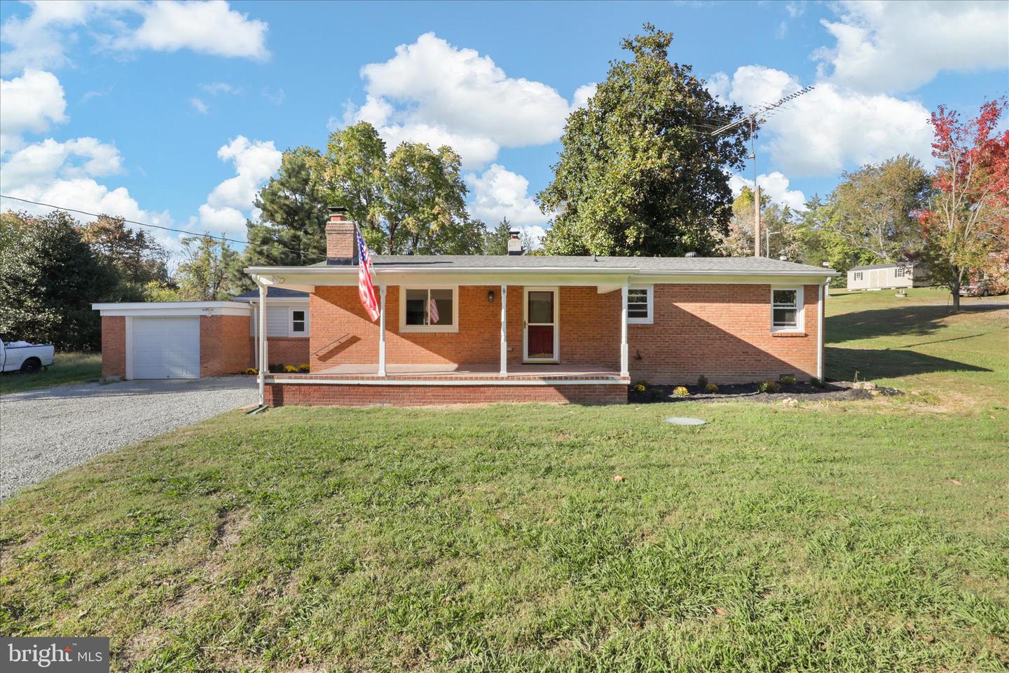 347 Forest Lane Road, Fredericksburg