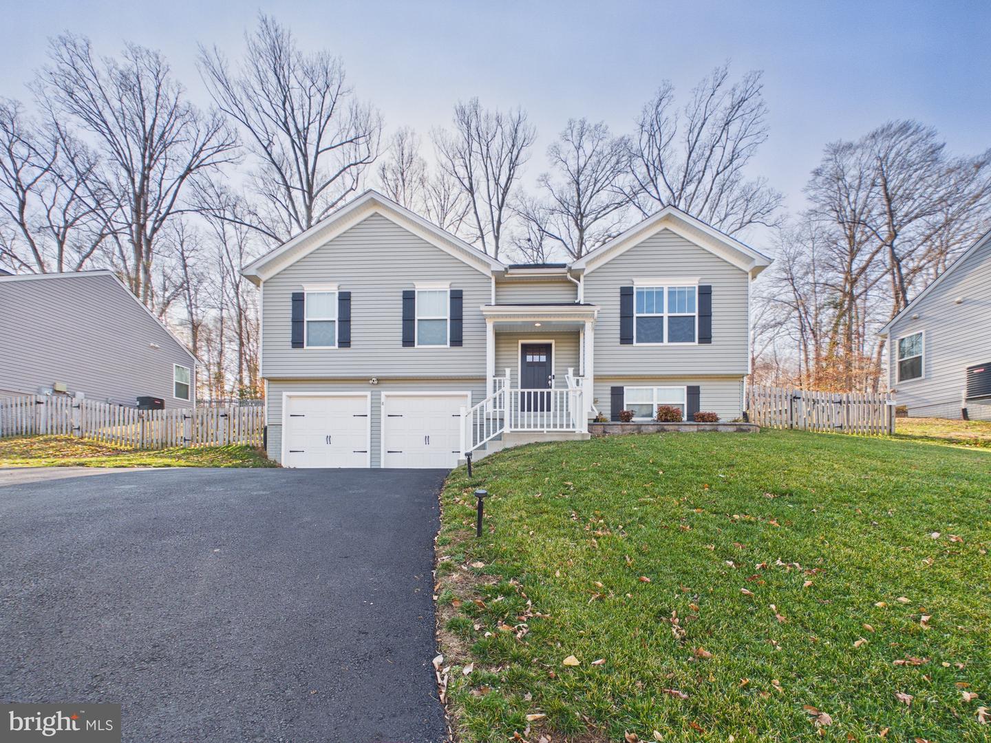 8 Howard Circle, Fredericksburg