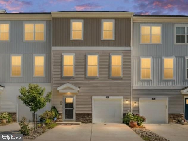 424 Honeyberry Lane