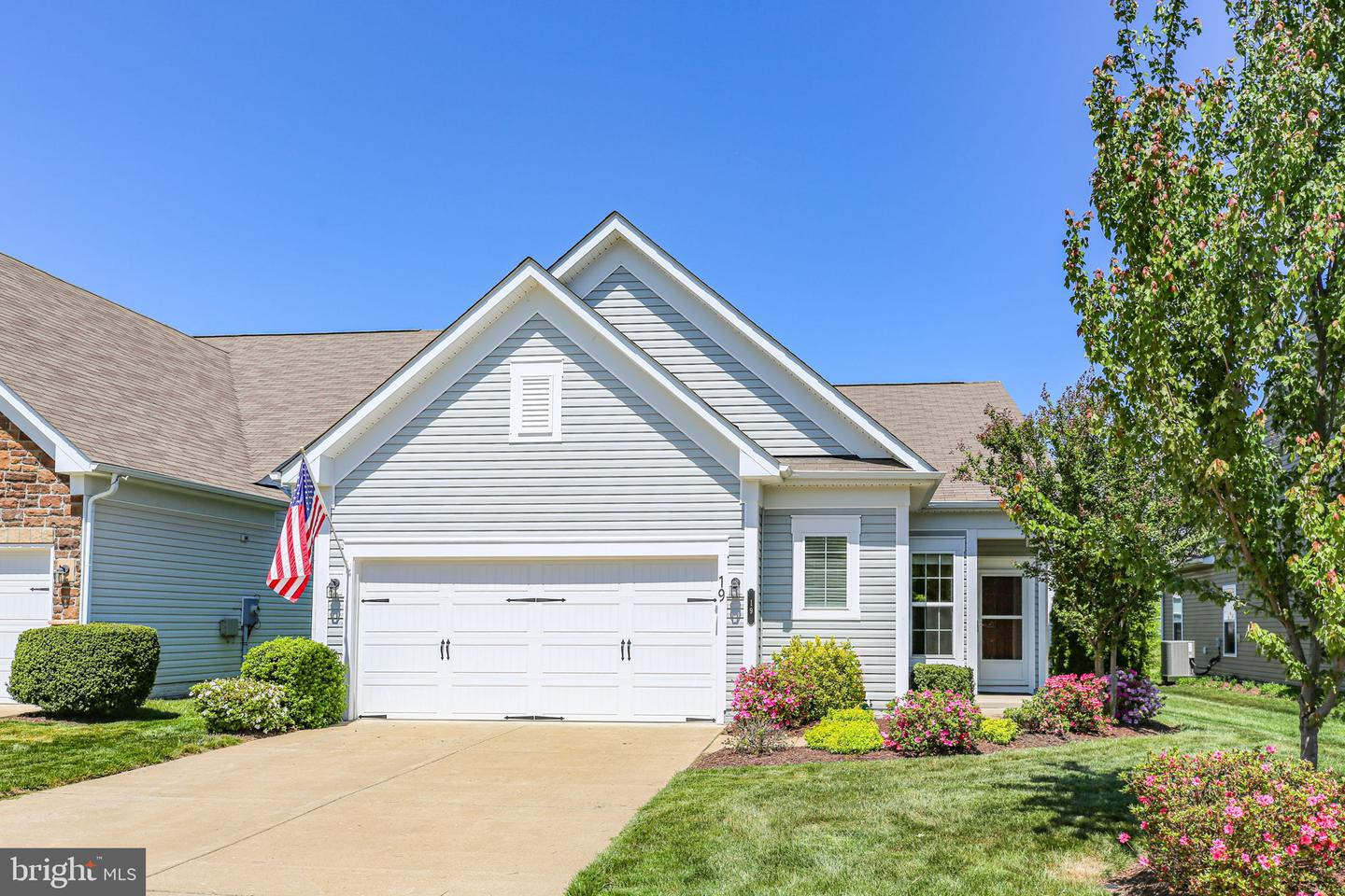 19 Point Bluff Street
