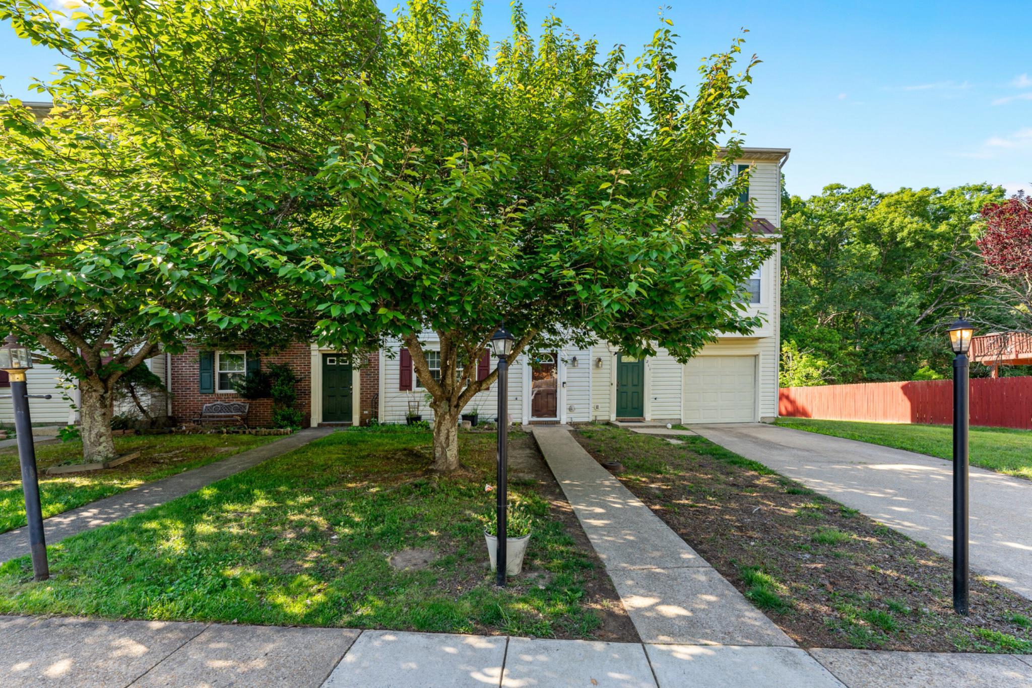 209 Clint Ln