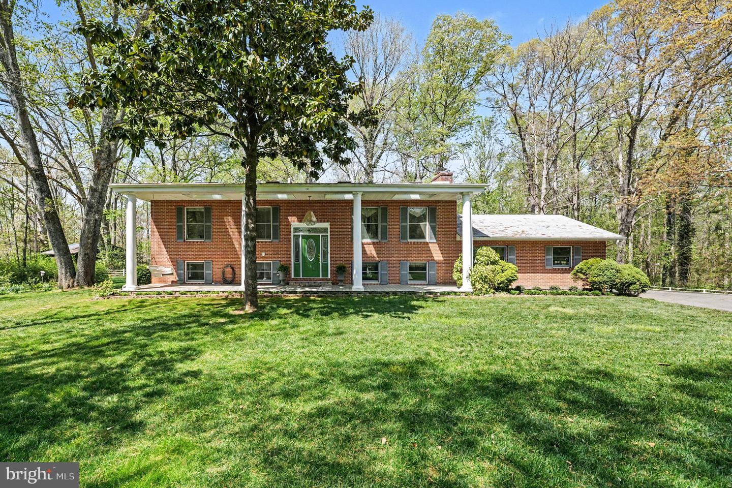 86 Mockingbird Lane