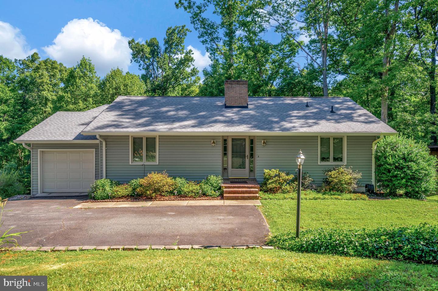 8 Ridgemore Circle