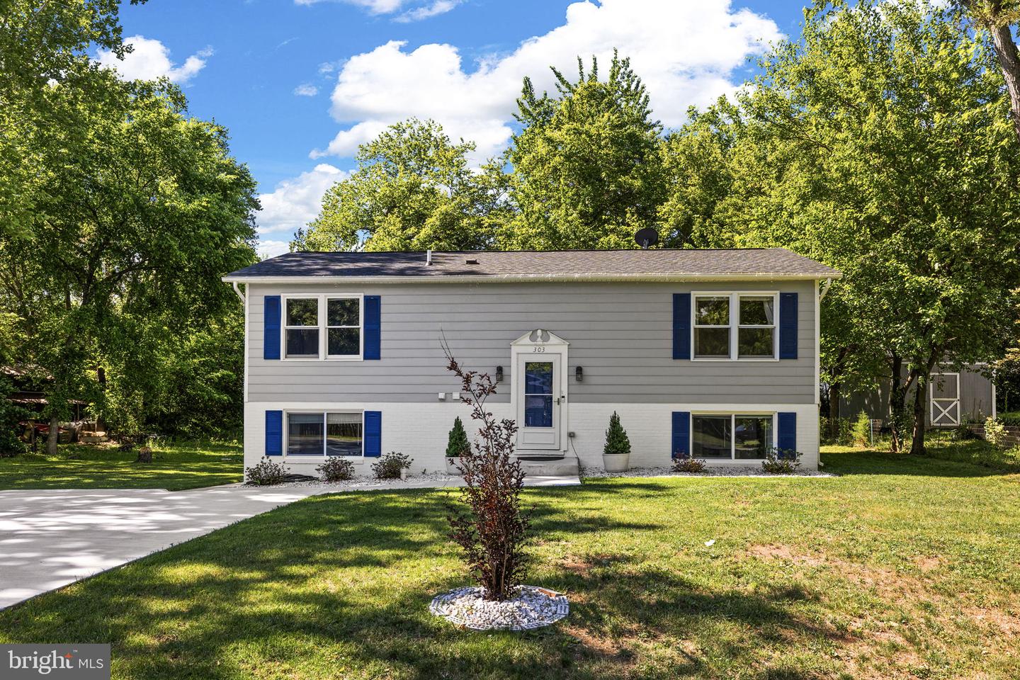 303 Via De Rosa Dr