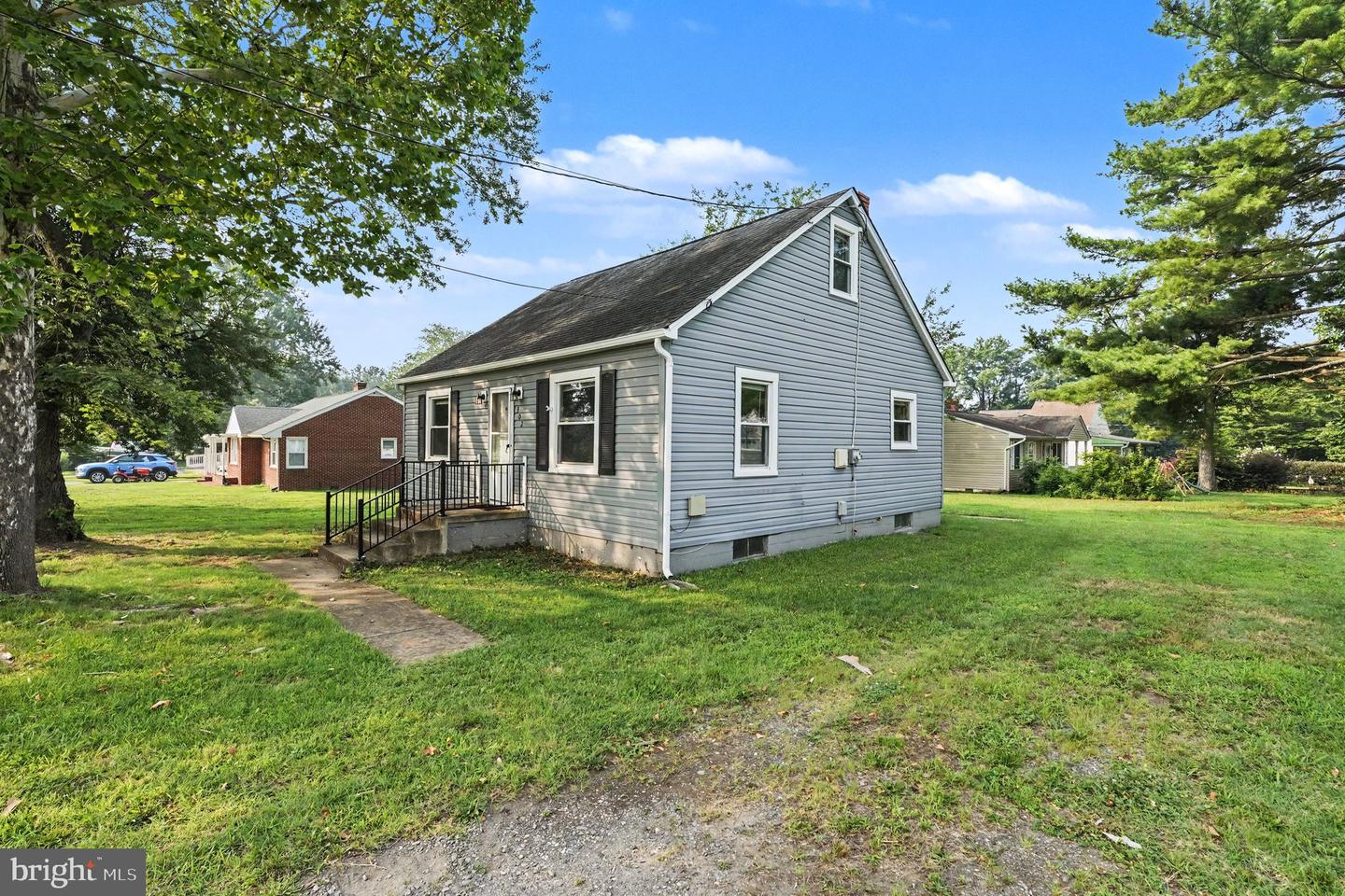 302 E Chatham Street