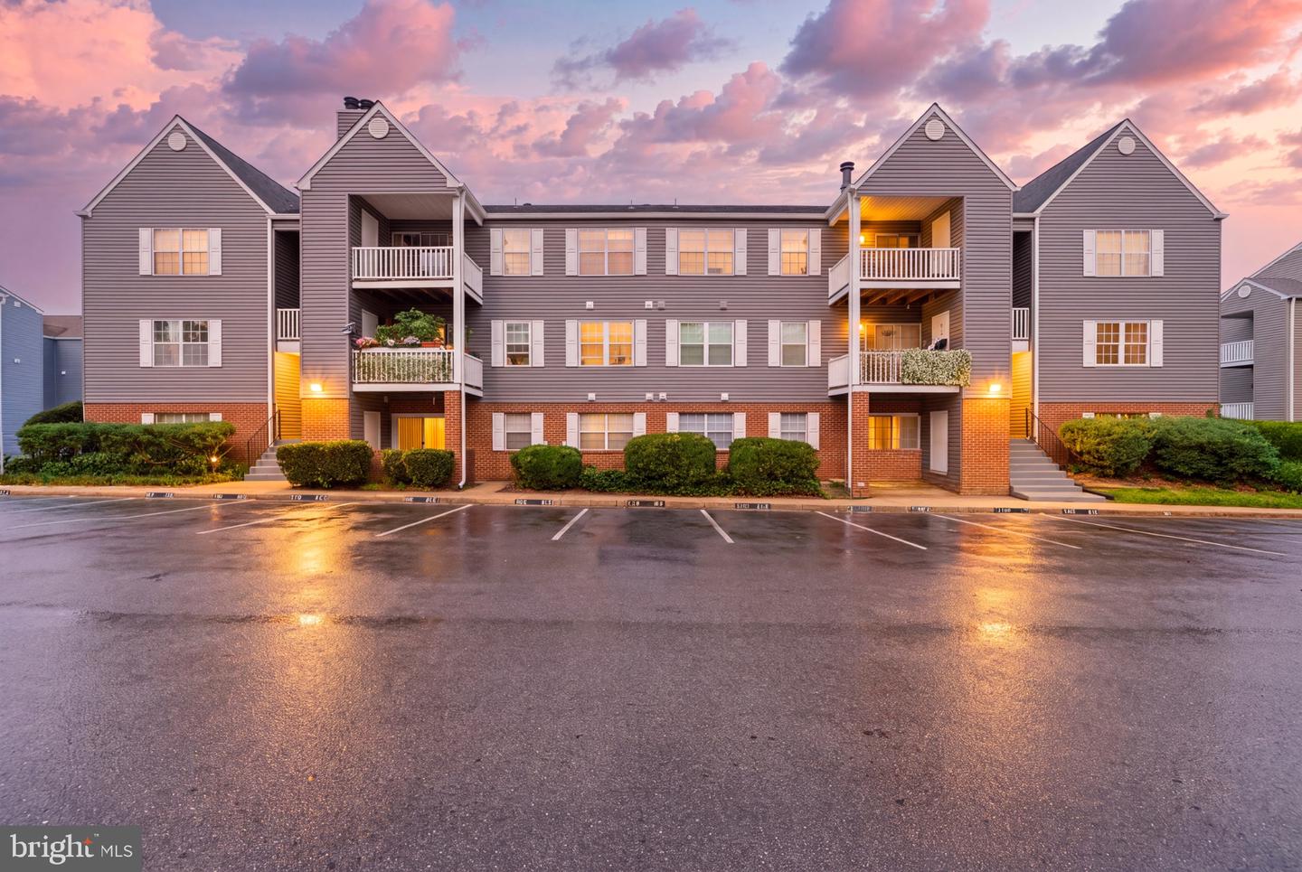 200 Grosvenor Lane #82