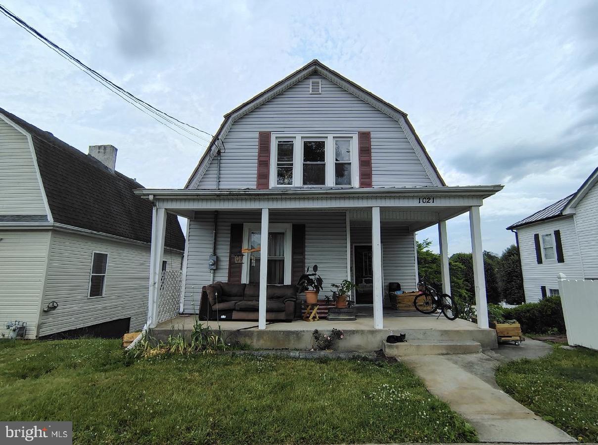 1021 Fairmount