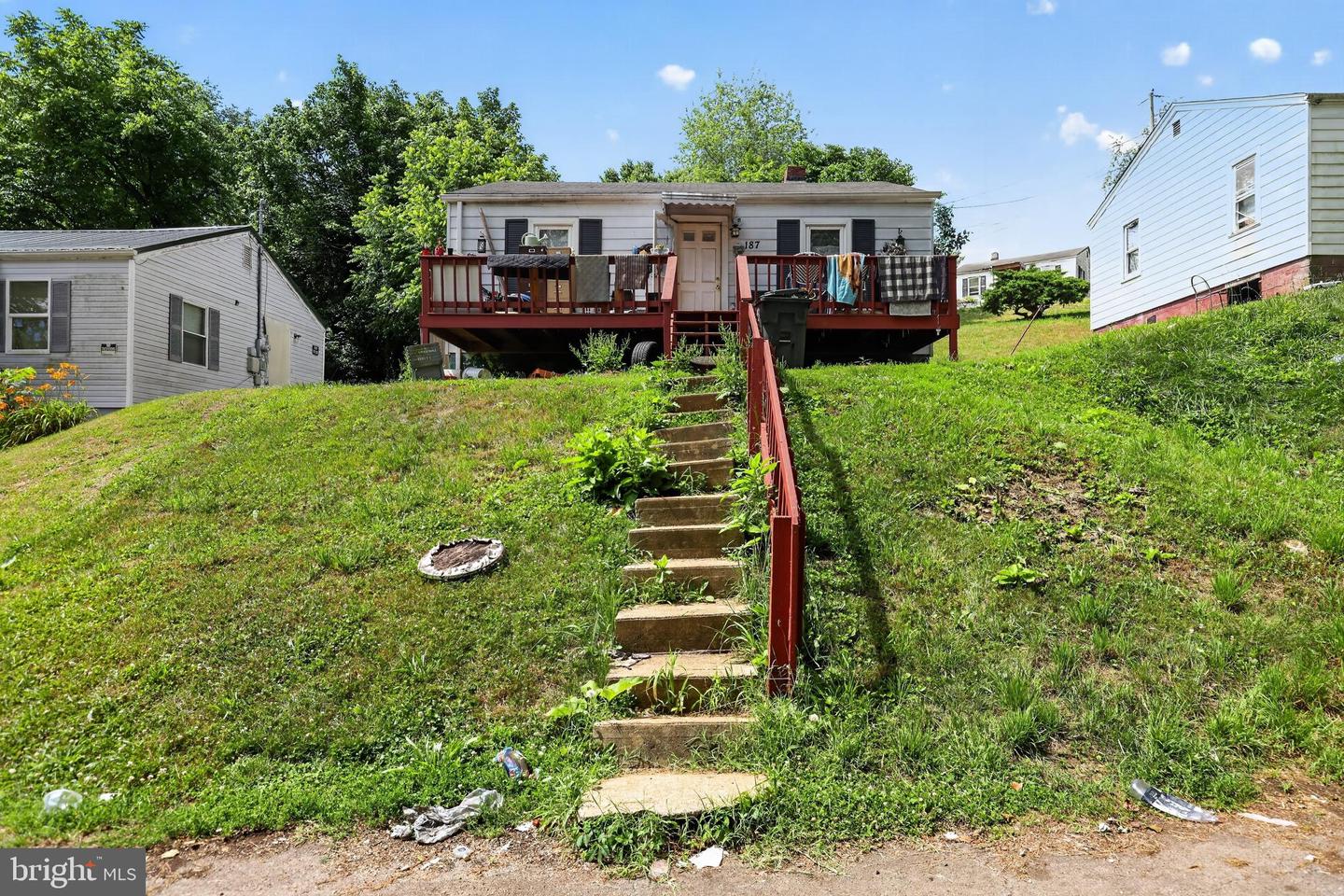 187 Court Dr, Bristol