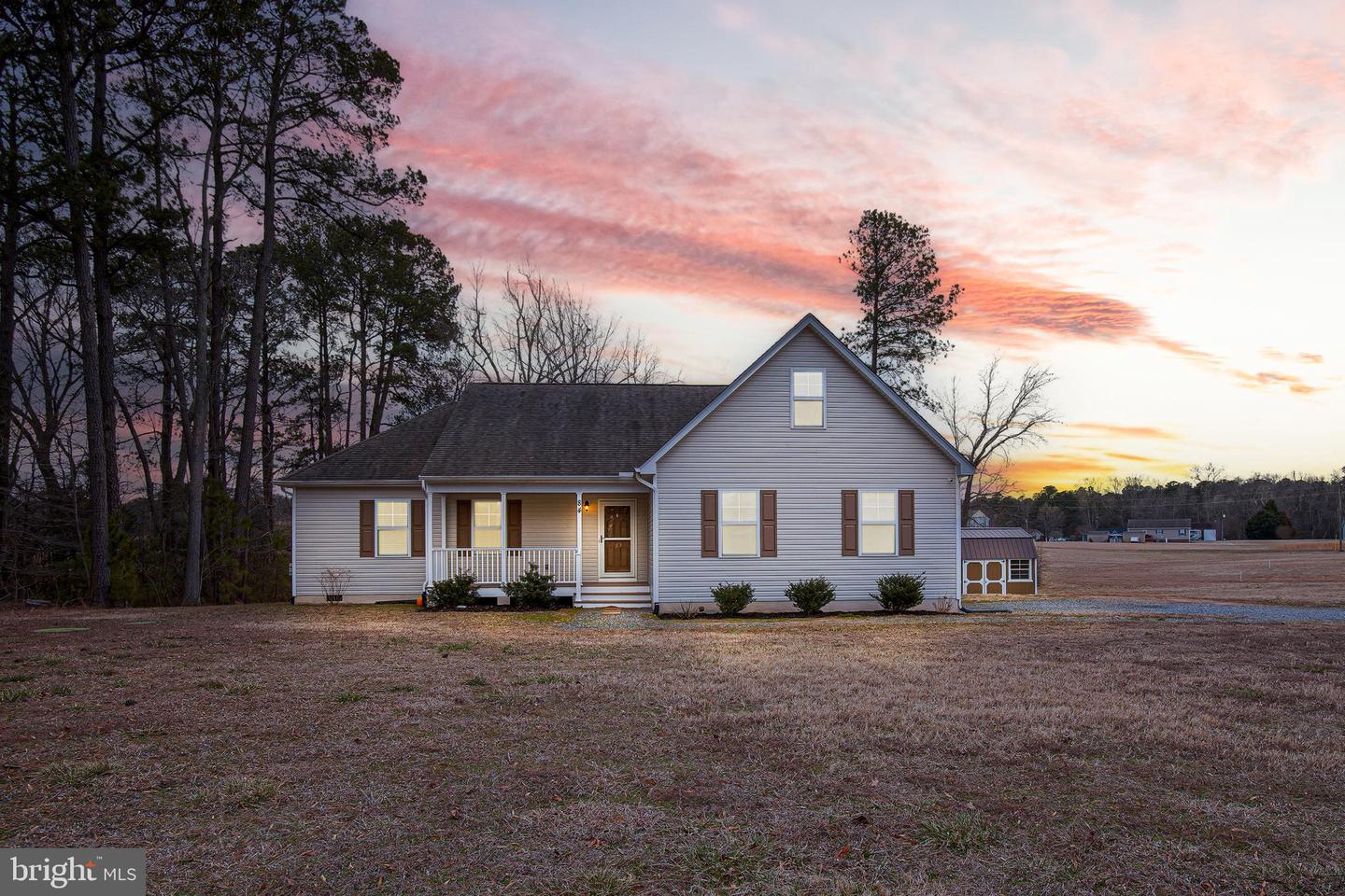 84 Cove Lane