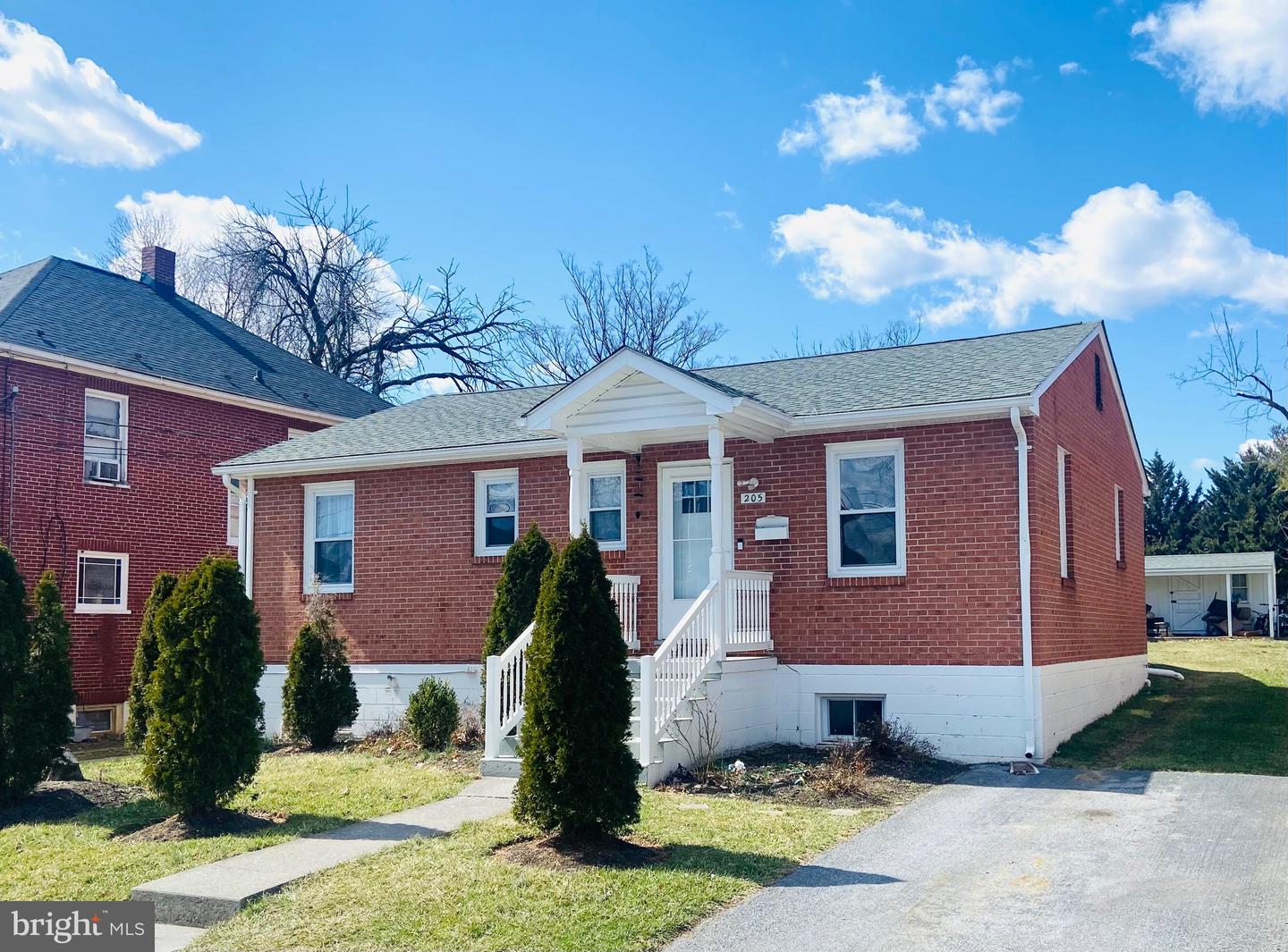 205 Parkway Street, Winchester