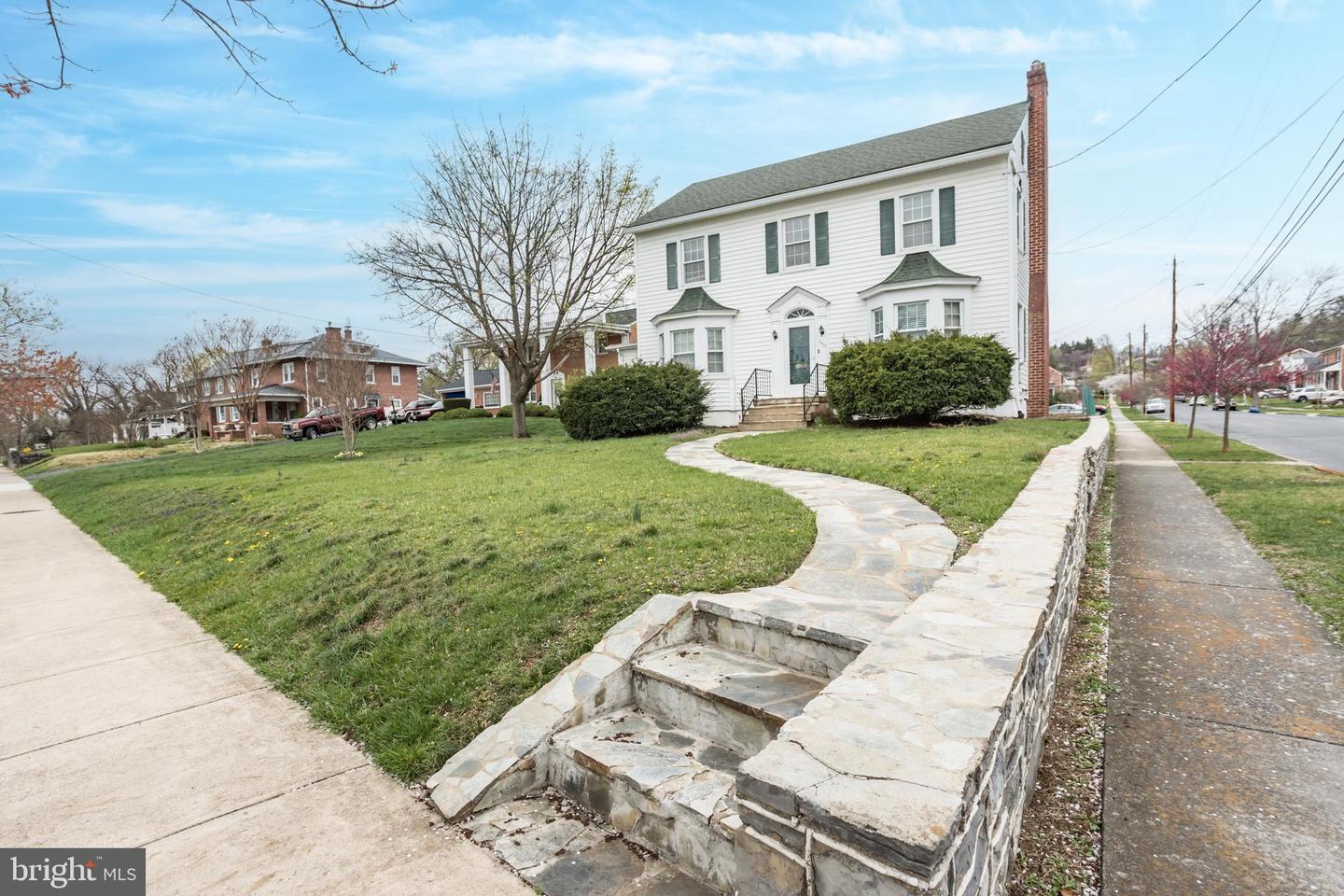1503 Valley Avenue, Winchester