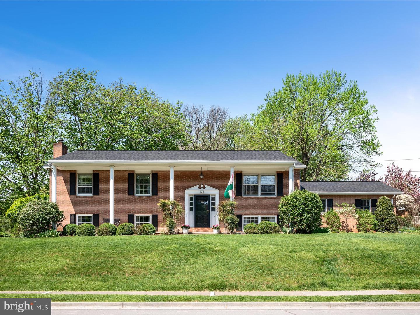 303 Walker Street, Winchester