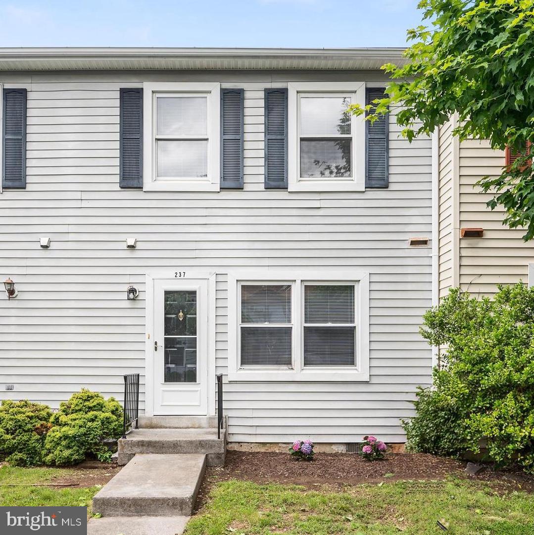 237 Kimberly Way, Winchester