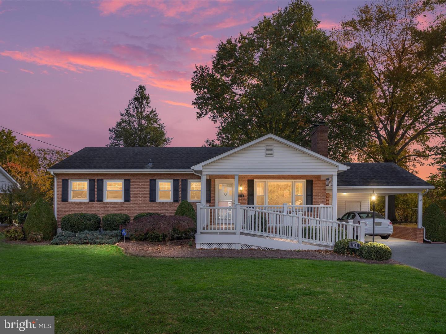 312 Fox Drive, Winchester