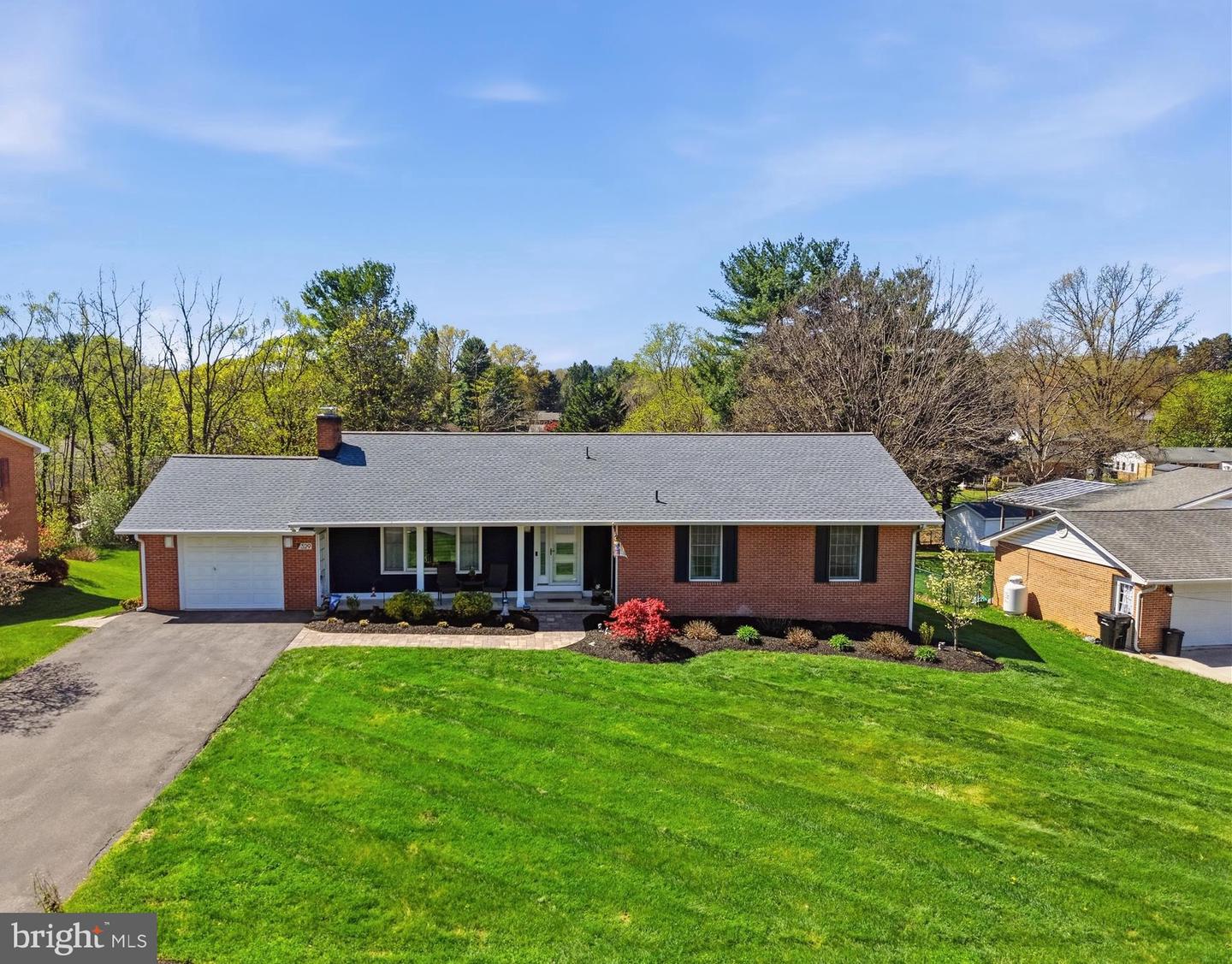 329 Wood Avenue, Winchester