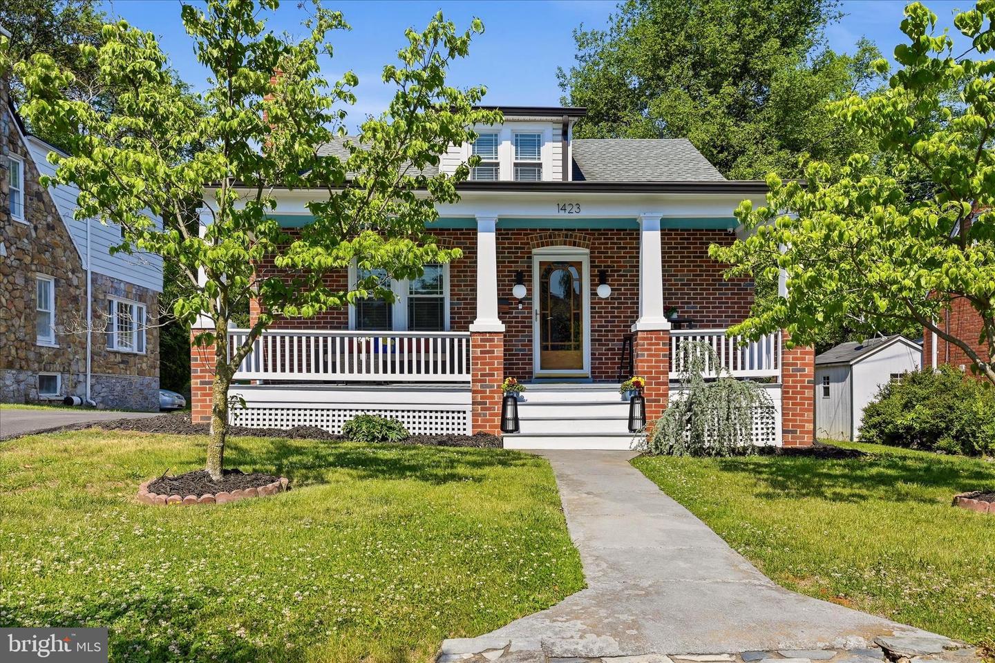 1423 Greystone Terrace, Winchester