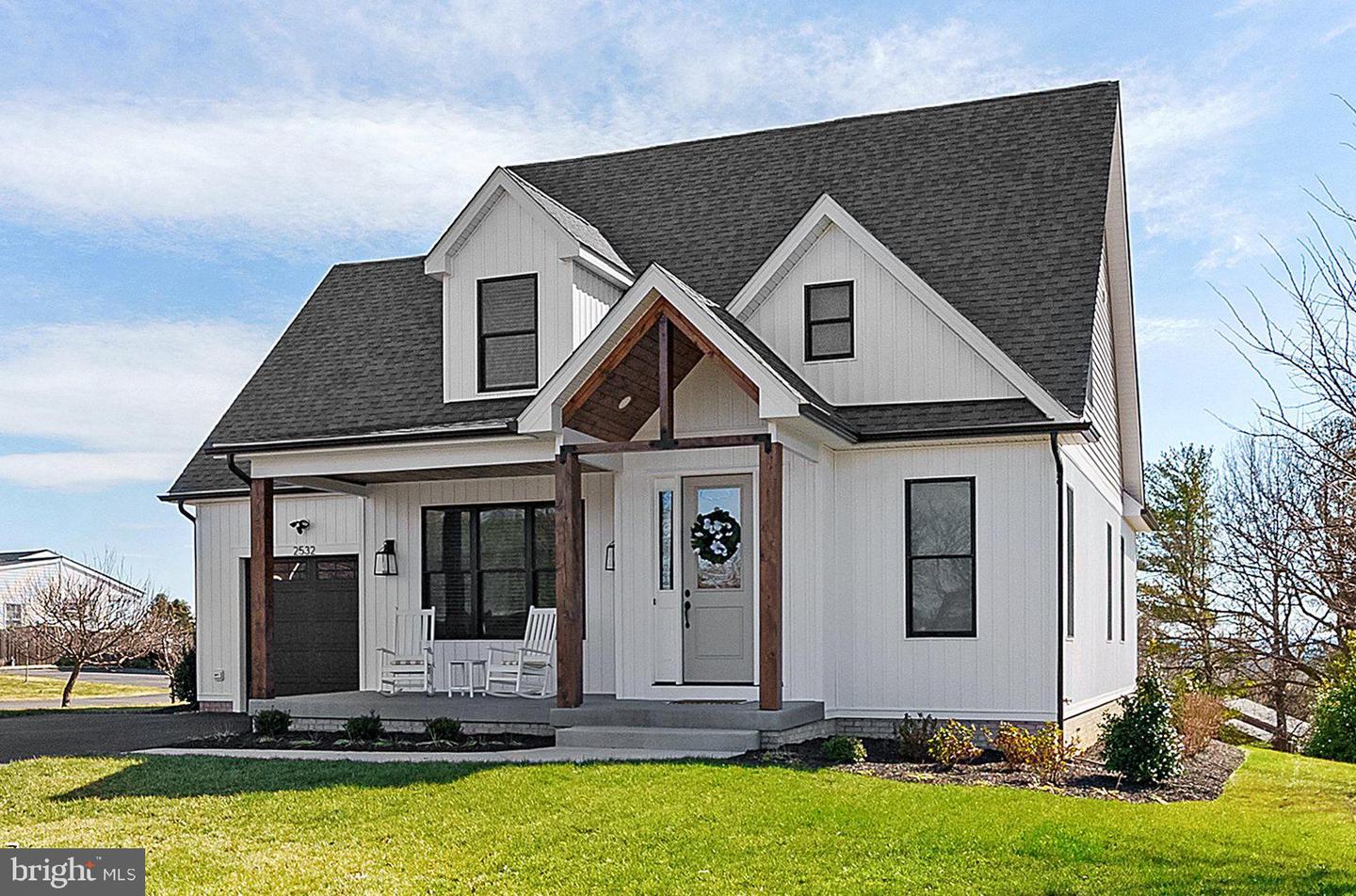 2532 Middle Road