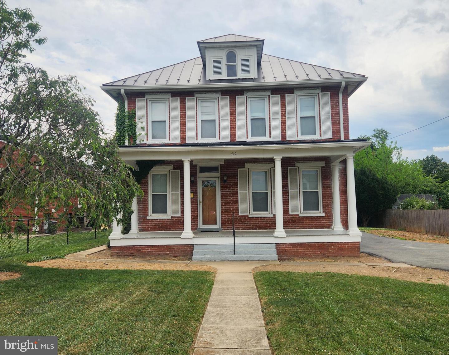 719 National Avenue