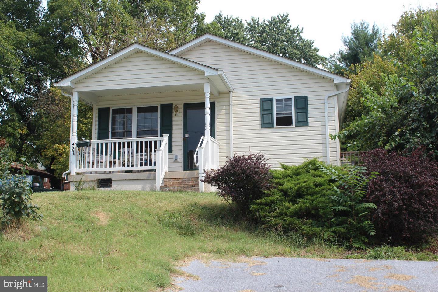 423 Cherrydale Avenue, Front Royal