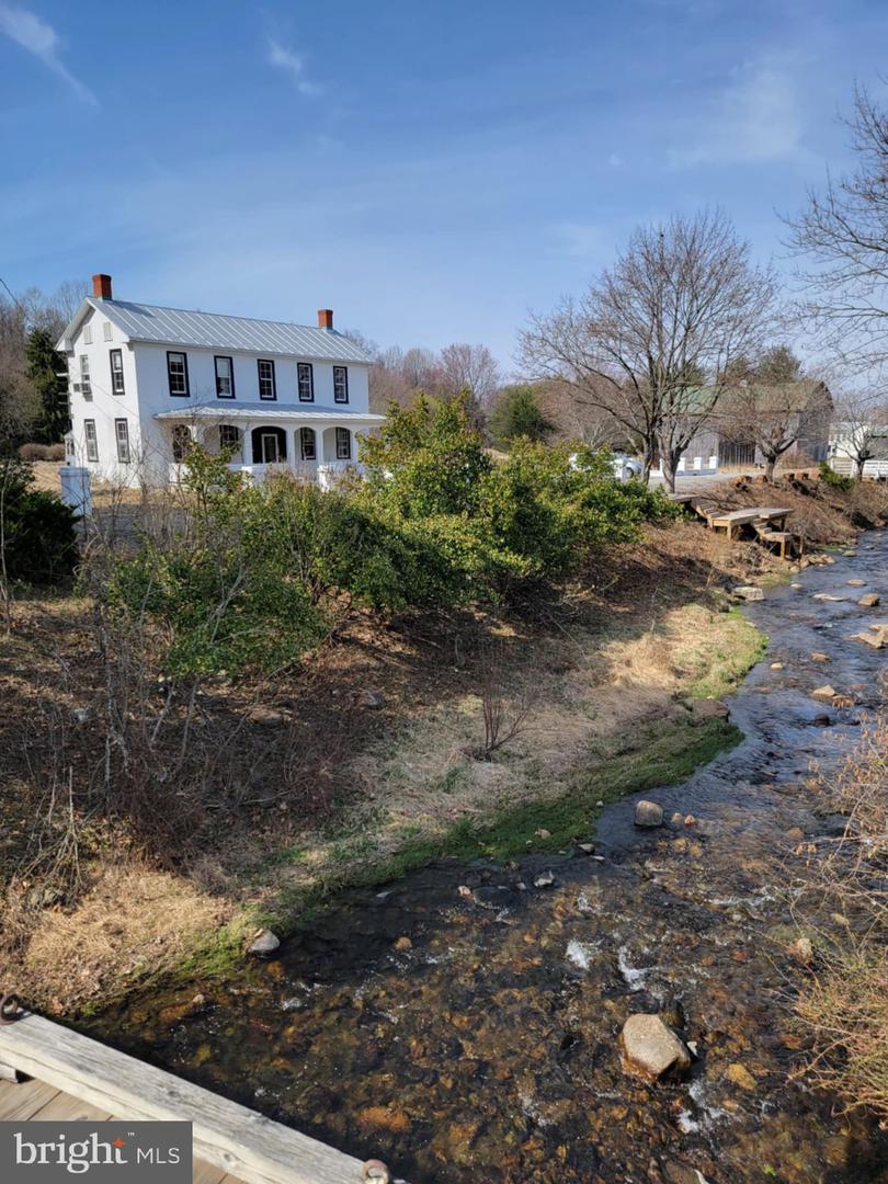 5865 Gooney Manor Loop