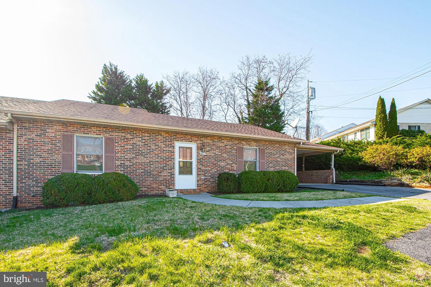 607 Mount View Street, Front Royal